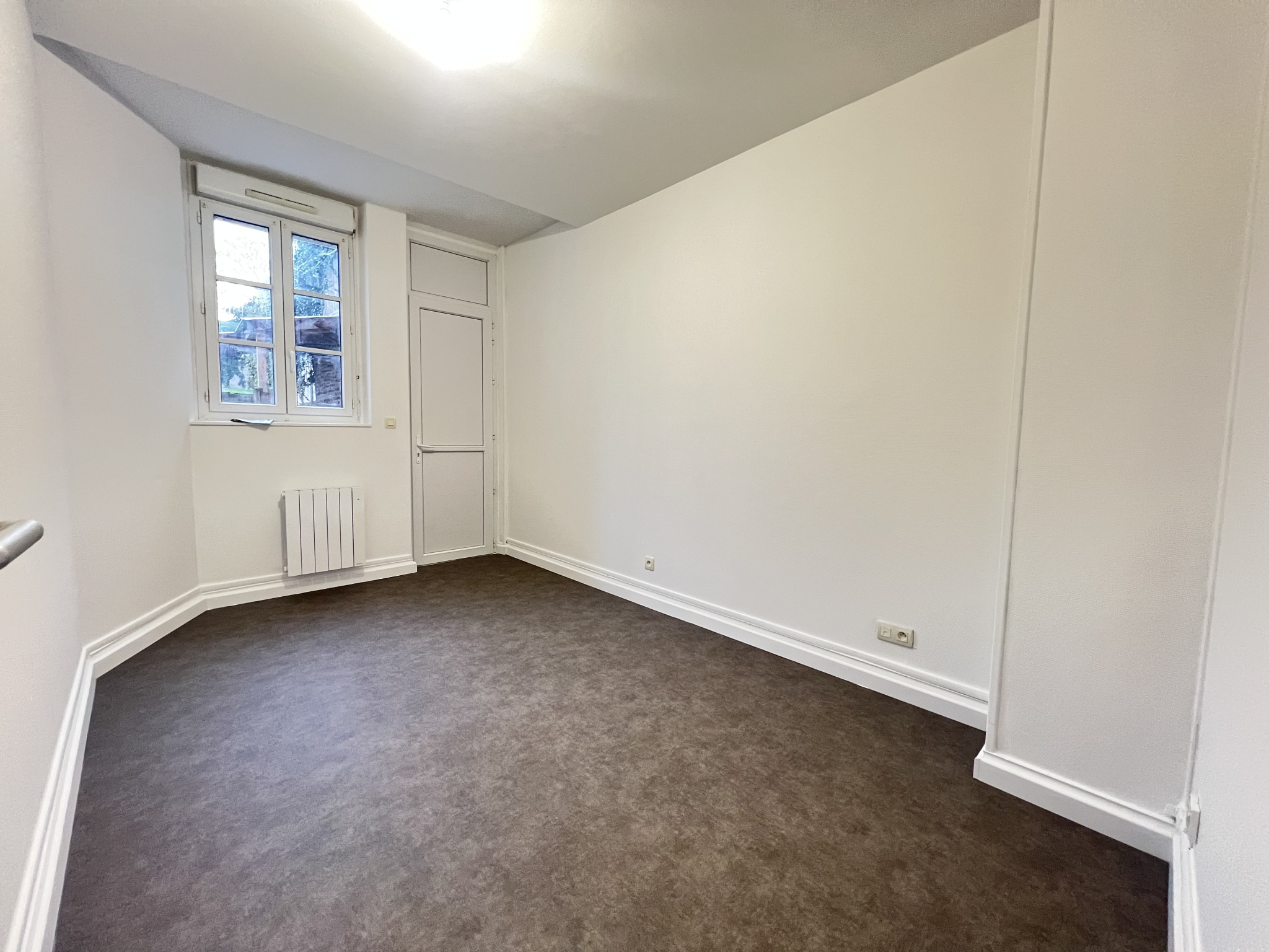 Immo80 – L'immobilier à Amiens et dans la Somme-APPARTEMENT TYPE 2  AVEC COUR – AMIENS