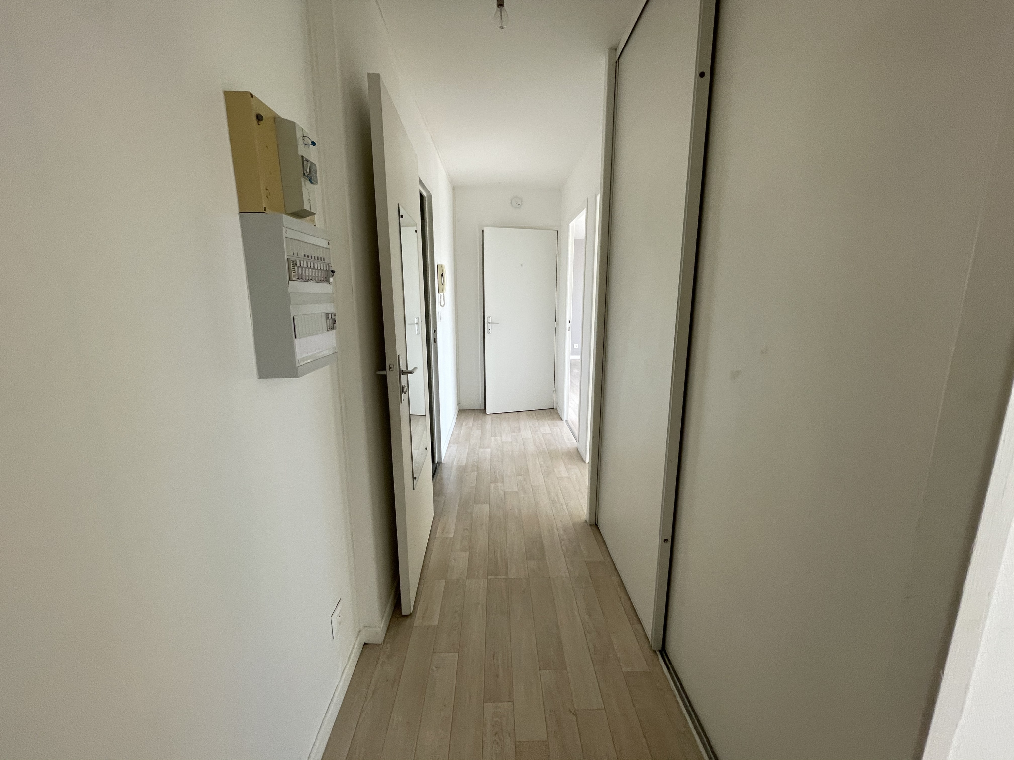 Immo80 – L'immobilier à Amiens et dans la Somme-TYPE 3 AVEC PARKING AMIENS – HENRIVILLE