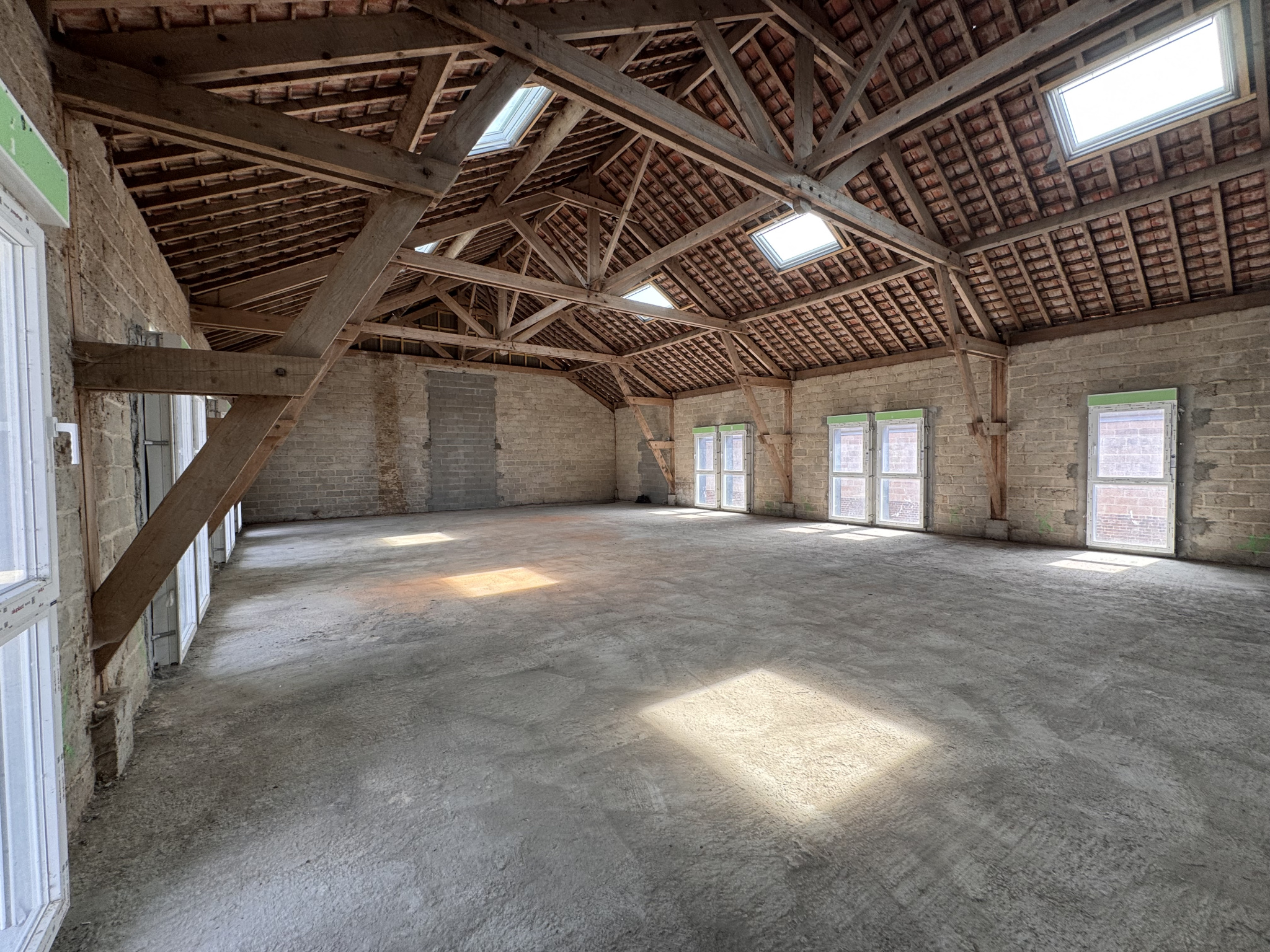 Immo80 – L'immobilier à Amiens et dans la Somme-Oresmaux – Projet rare 194m2 avec jardin et 2 stationnements