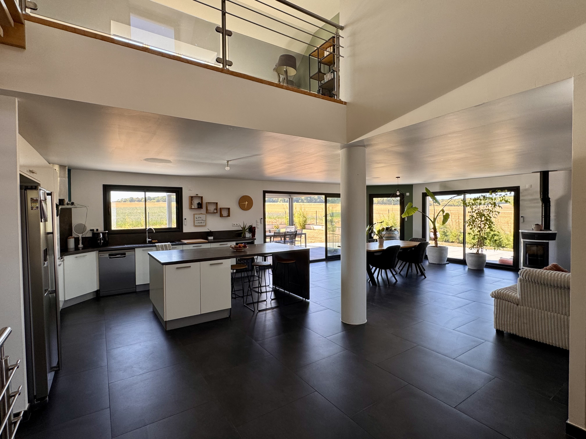 Immo80 – L'immobilier à Amiens et dans la Somme-SAVEUSE – Maison 200m2 – 4 chbs – Sous-sol complet – Jardin & Piscine