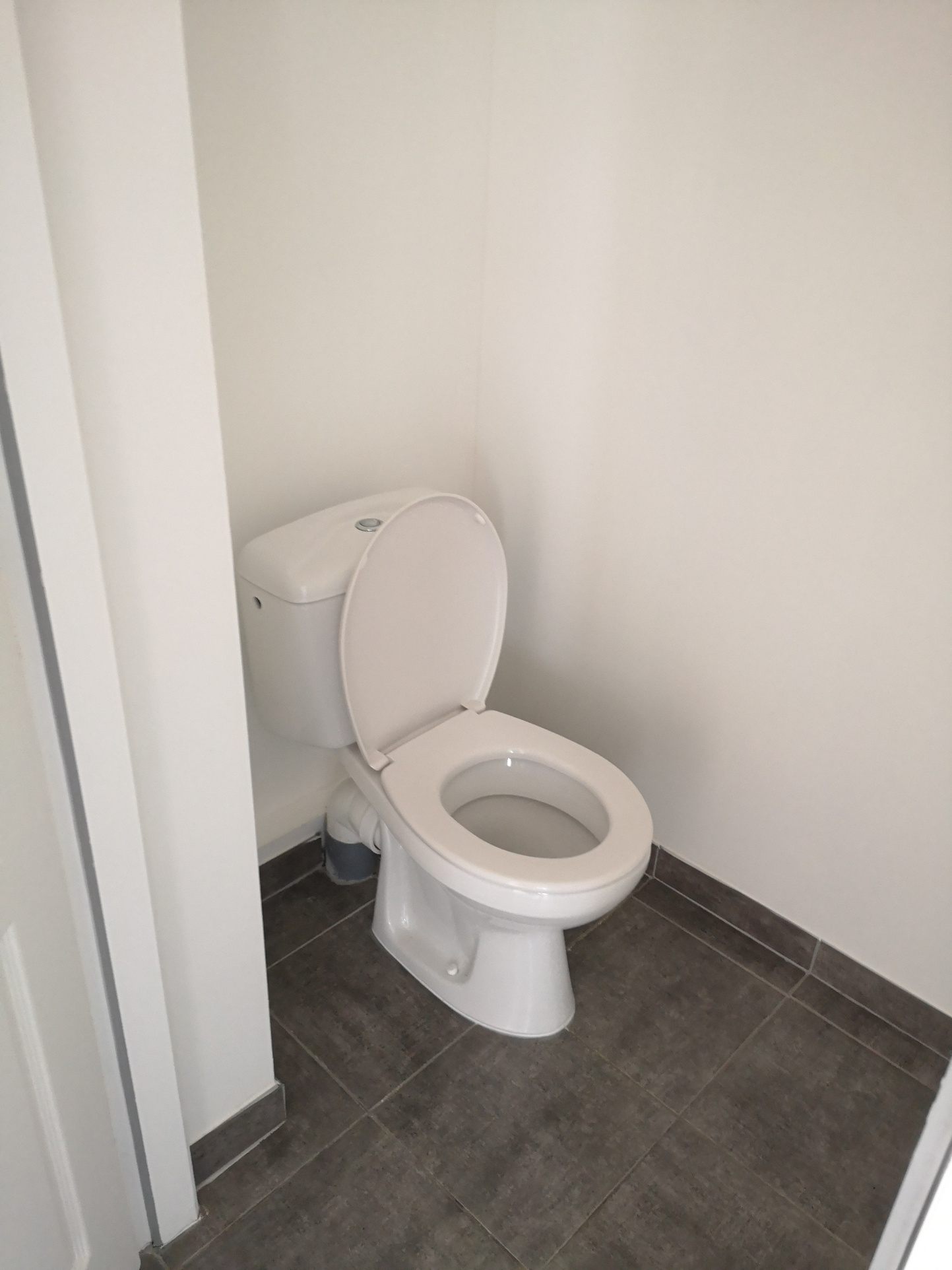 Immo80 – L'immobilier à Amiens et dans la Somme-TYPE 3 EN REZ DE JARDIN AVEC PARKING – GARE AMIENS