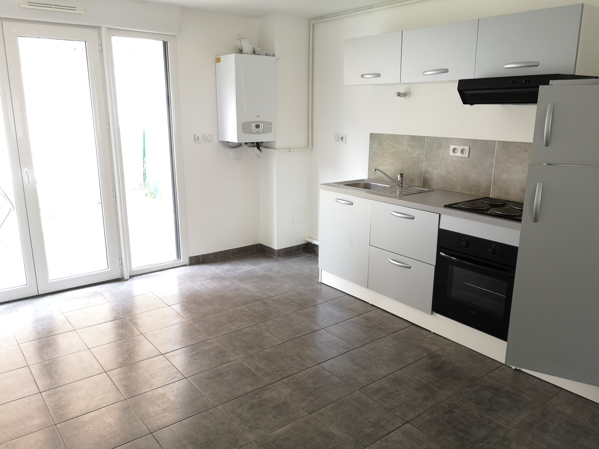 Immo80 – L'immobilier à Amiens et dans la Somme-TYPE 3 EN REZ DE JARDIN AVEC PARKING – GARE AMIENS