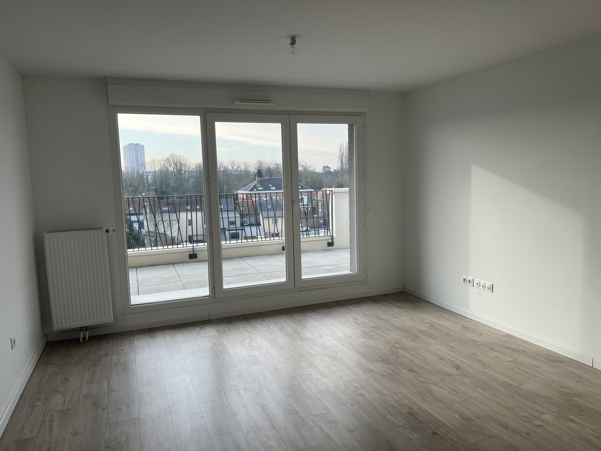 Immo80 – L'immobilier à Amiens et dans la Somme-T4 AVEC TERRASSE ET PARKINGS AMIENS