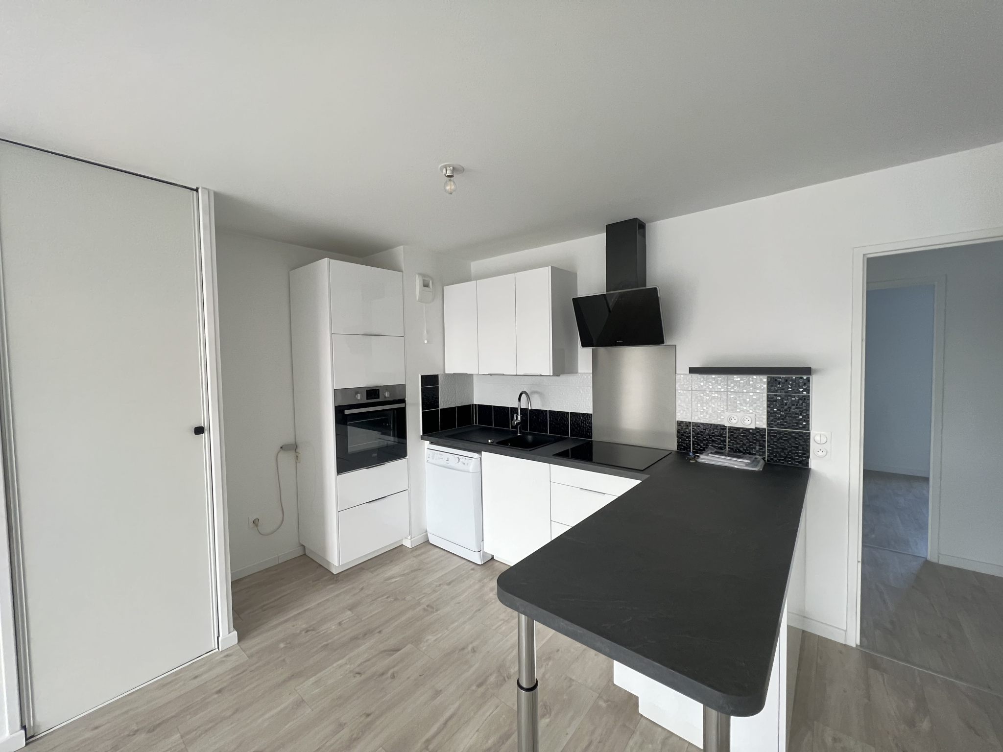 Immo80 – L'immobilier à Amiens et dans la Somme-T4 AVEC TERRASSE ET PARKINGS AMIENS
