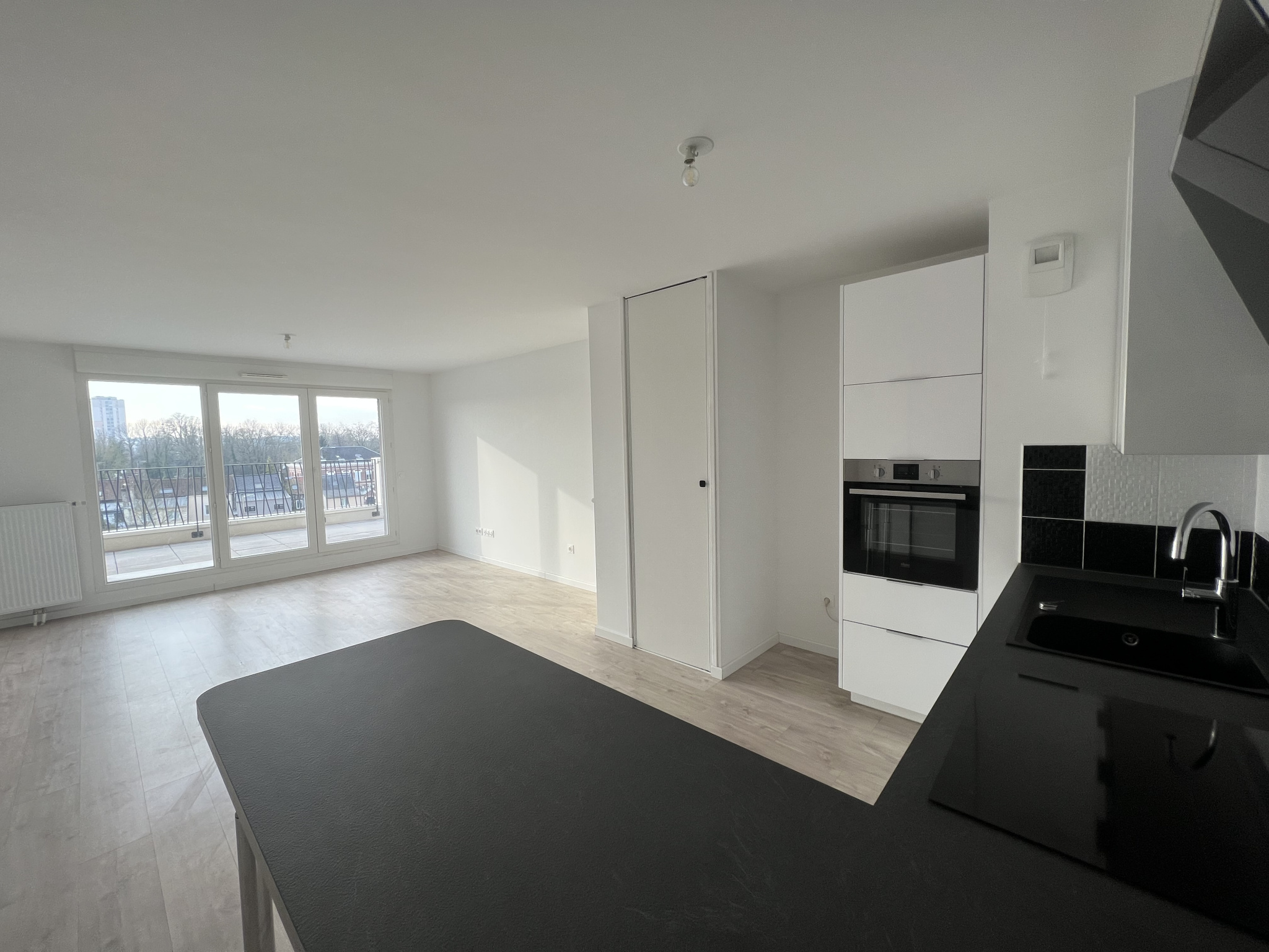Immo80 – L'immobilier à Amiens et dans la Somme-T4 AVEC TERRASSE ET PARKINGS AMIENS