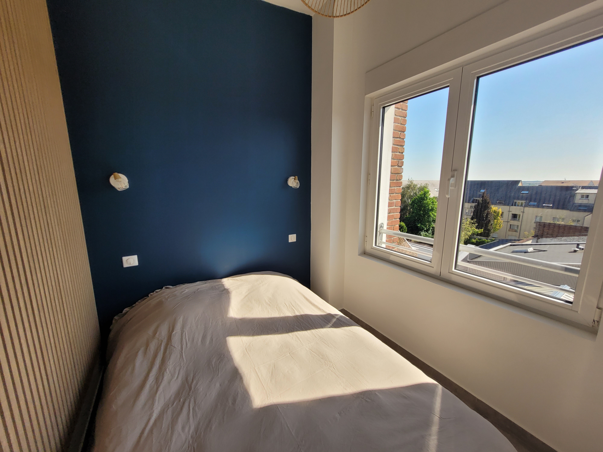 Immo80 – L'immobilier à Amiens et dans la Somme-T1 MEUBLÉ AVCE GRANDE TERRASSE AMIENS