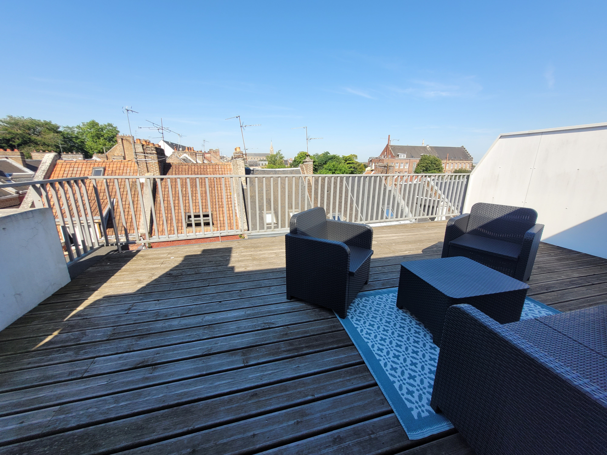 Immo80 – L'immobilier à Amiens et dans la Somme-T1 MEUBLÉ AVCE GRANDE TERRASSE AMIENS