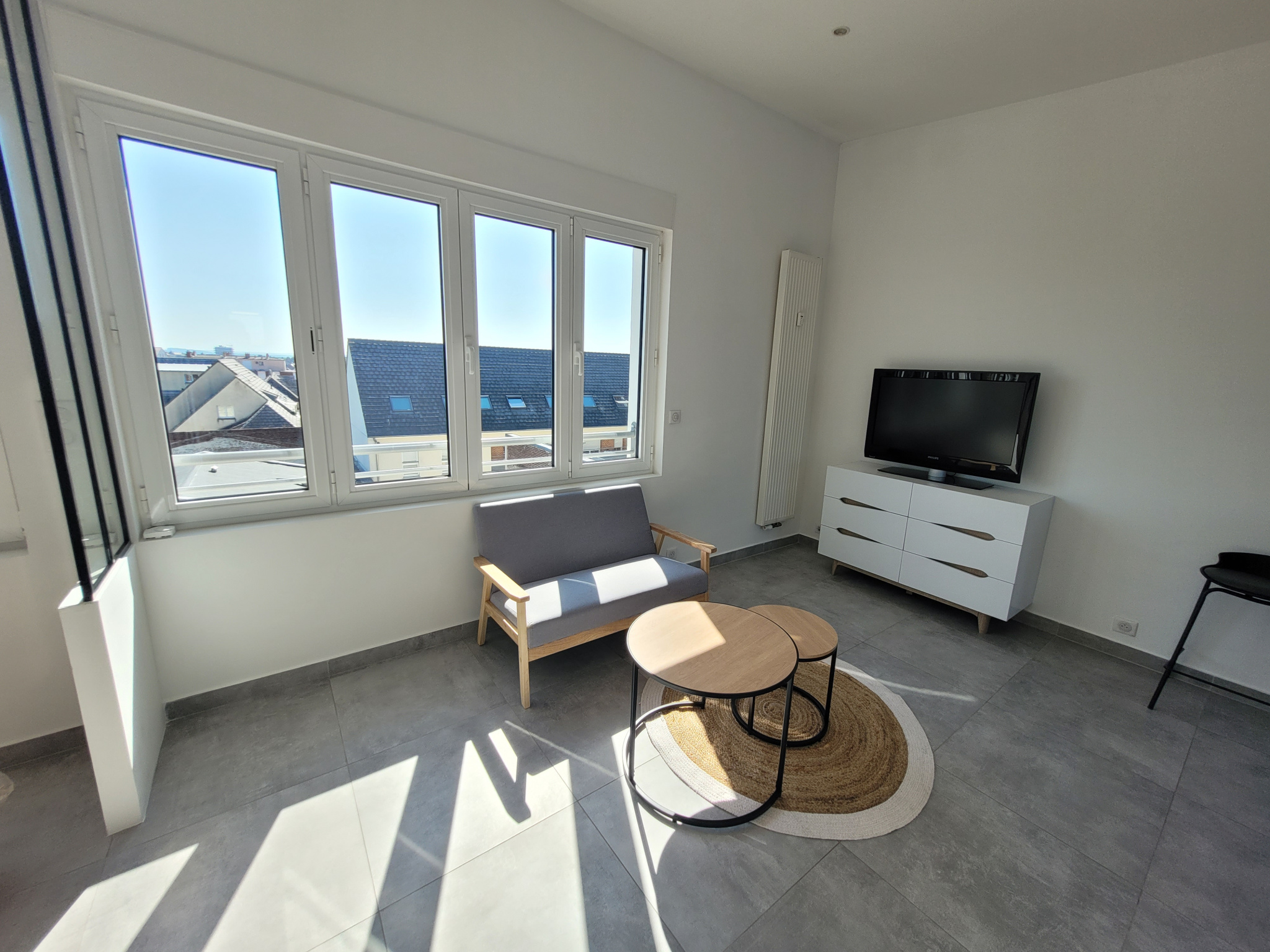 Immo80 – L'immobilier à Amiens et dans la Somme-T1 MEUBLÉ AVCE GRANDE TERRASSE AMIENS