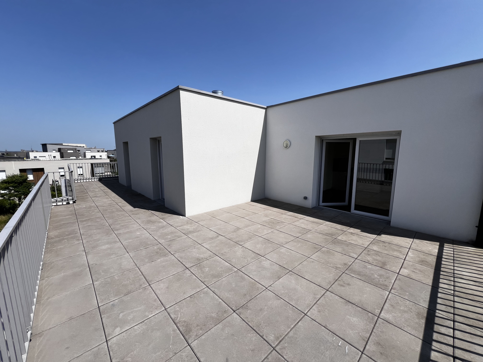 Immo80 – L'immobilier à Amiens et dans la Somme-T3 AVEC TERRASSE ET PARKIN AMIENS SUD