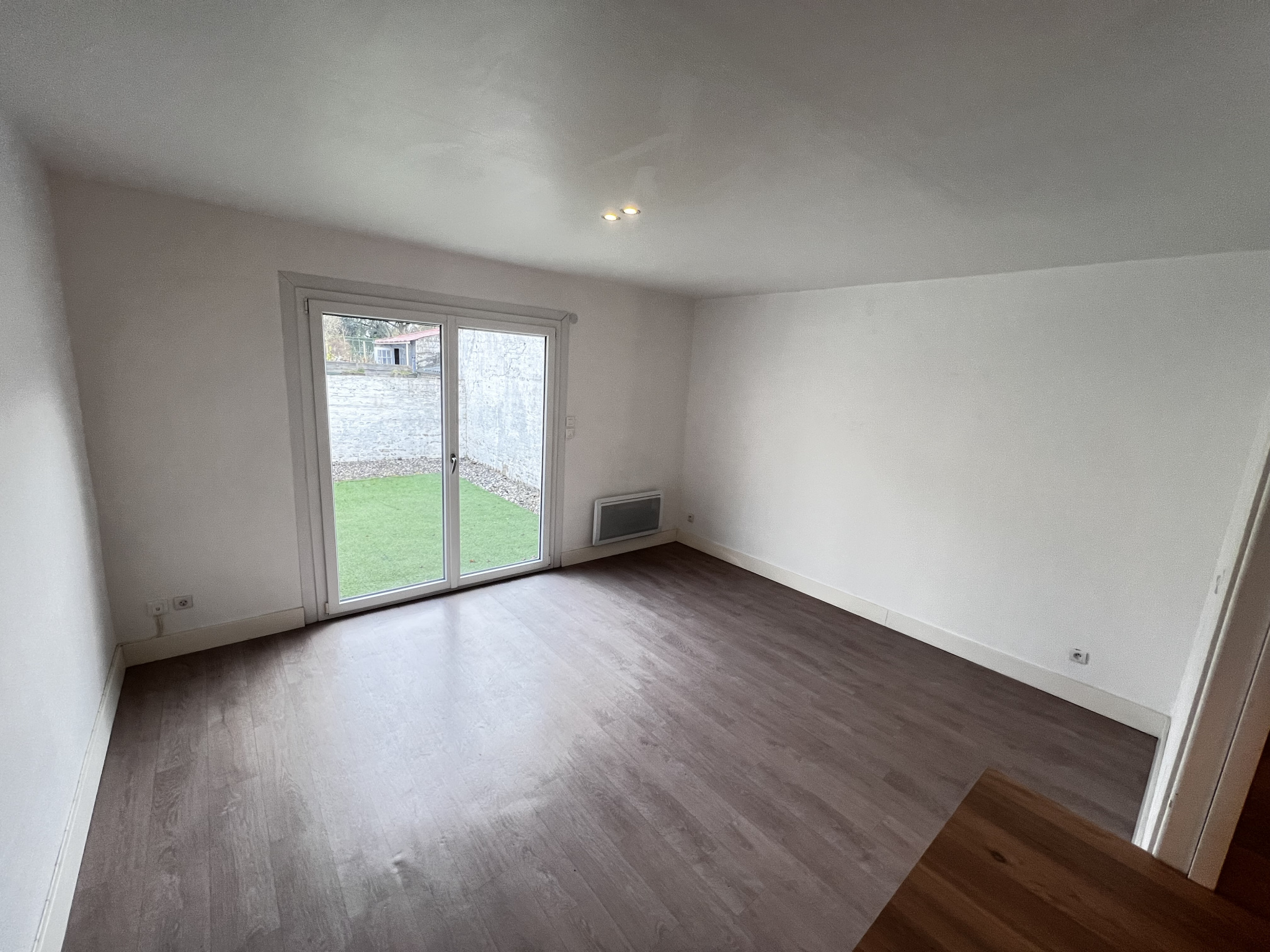 Immo80 – L'immobilier à Amiens et dans la Somme-T2 DE 34M2 AVEC GARAGE ET JARDIN